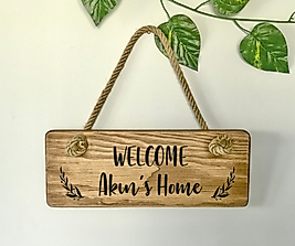 Kişiye Özel Ahşap Kapı Süsü – 30×12 cm, İsimli & Dekoratif Karşılama Tabelası